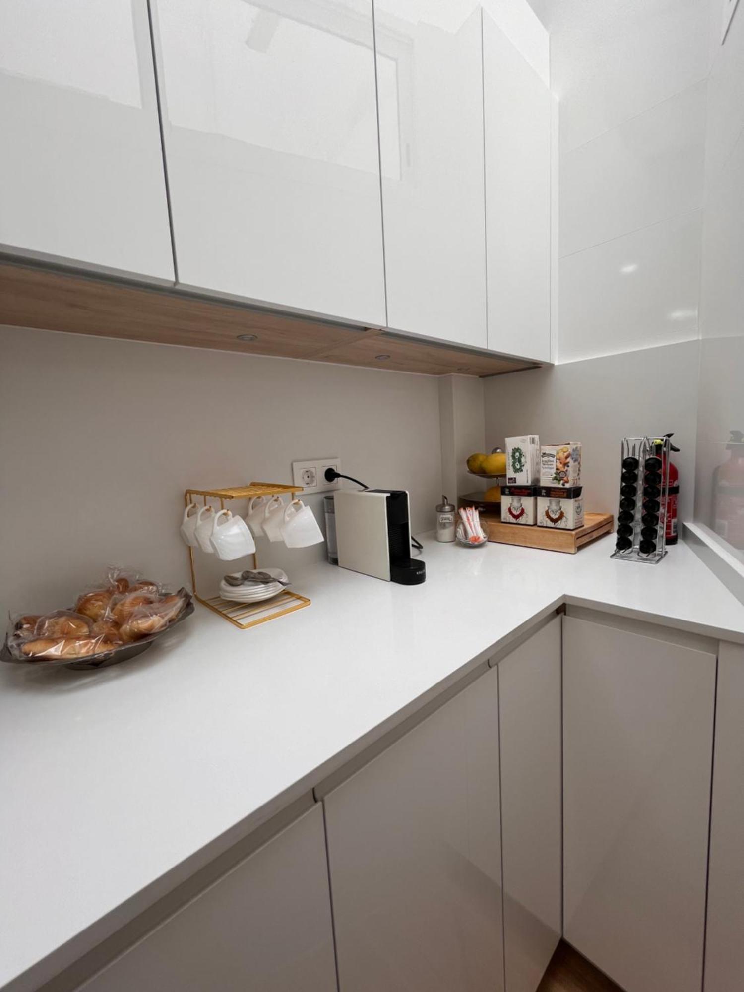 Apartamento Orilla De Triana Siviglia Esterno foto