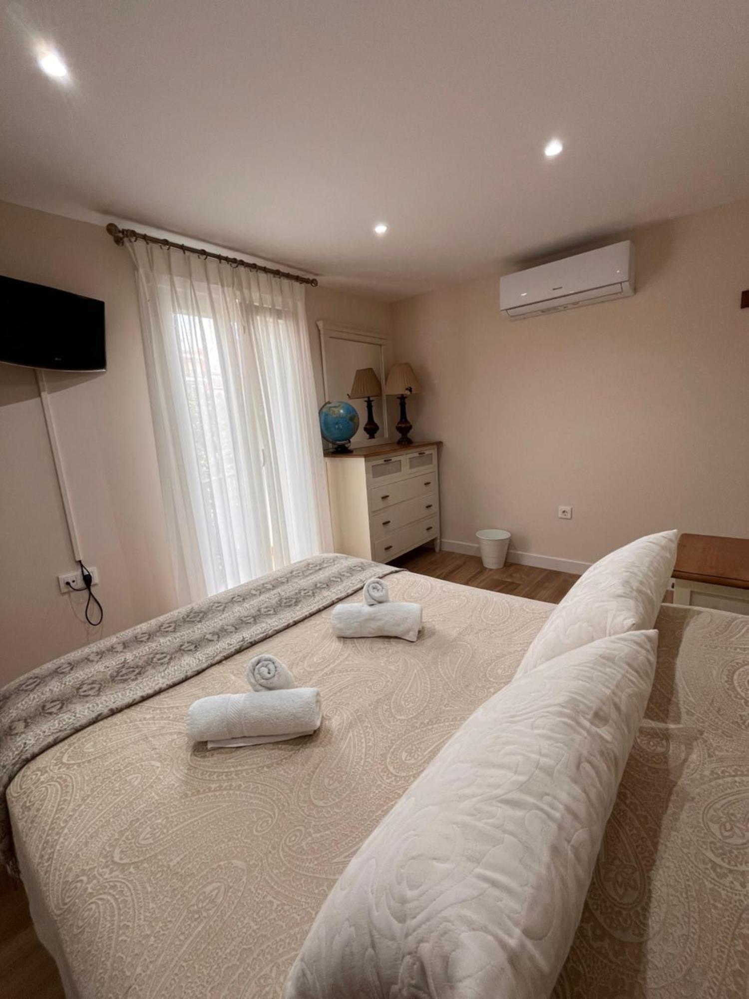 Apartamento Orilla De Triana Siviglia Esterno foto