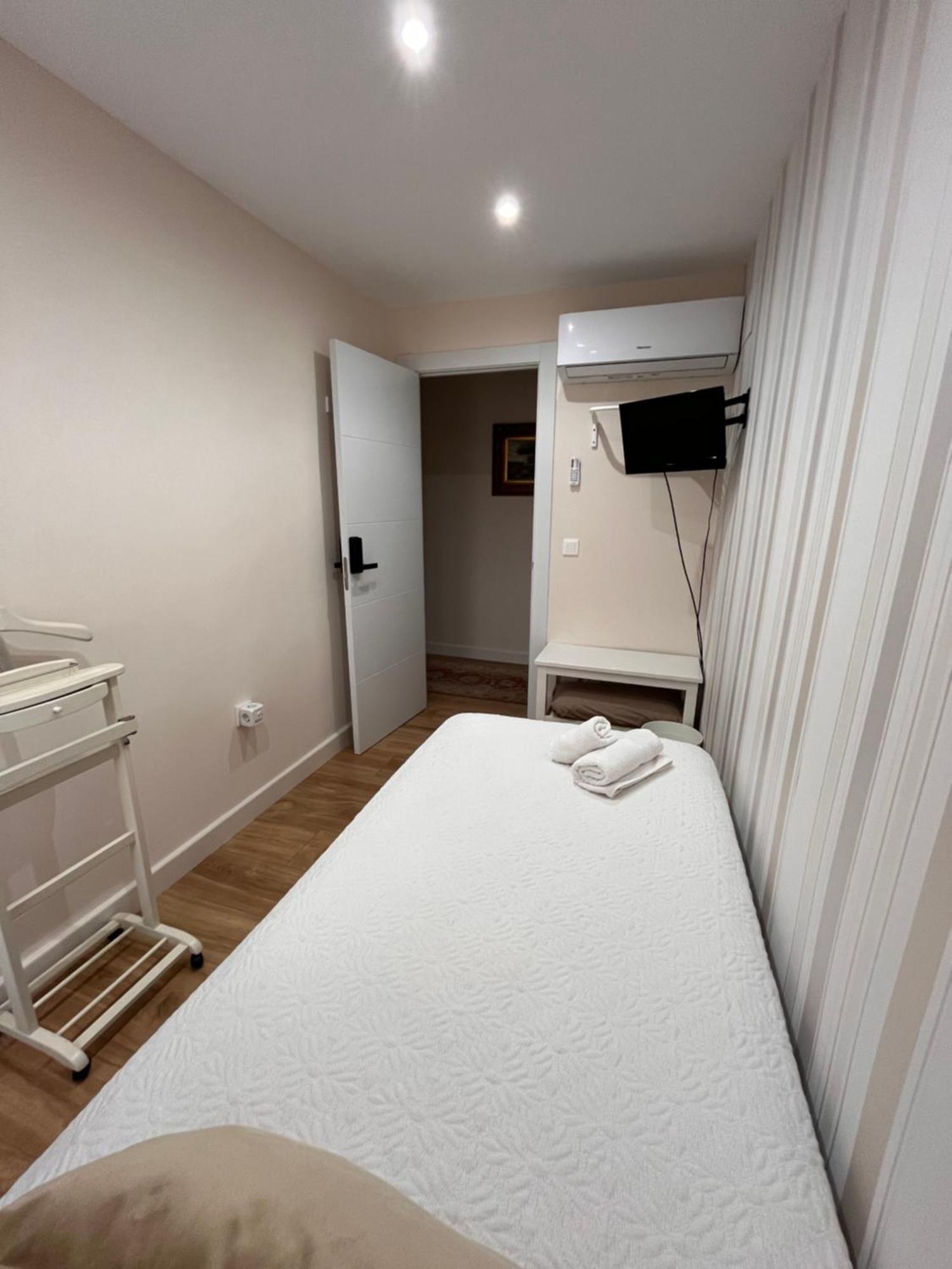 Apartamento Orilla De Triana Siviglia Esterno foto