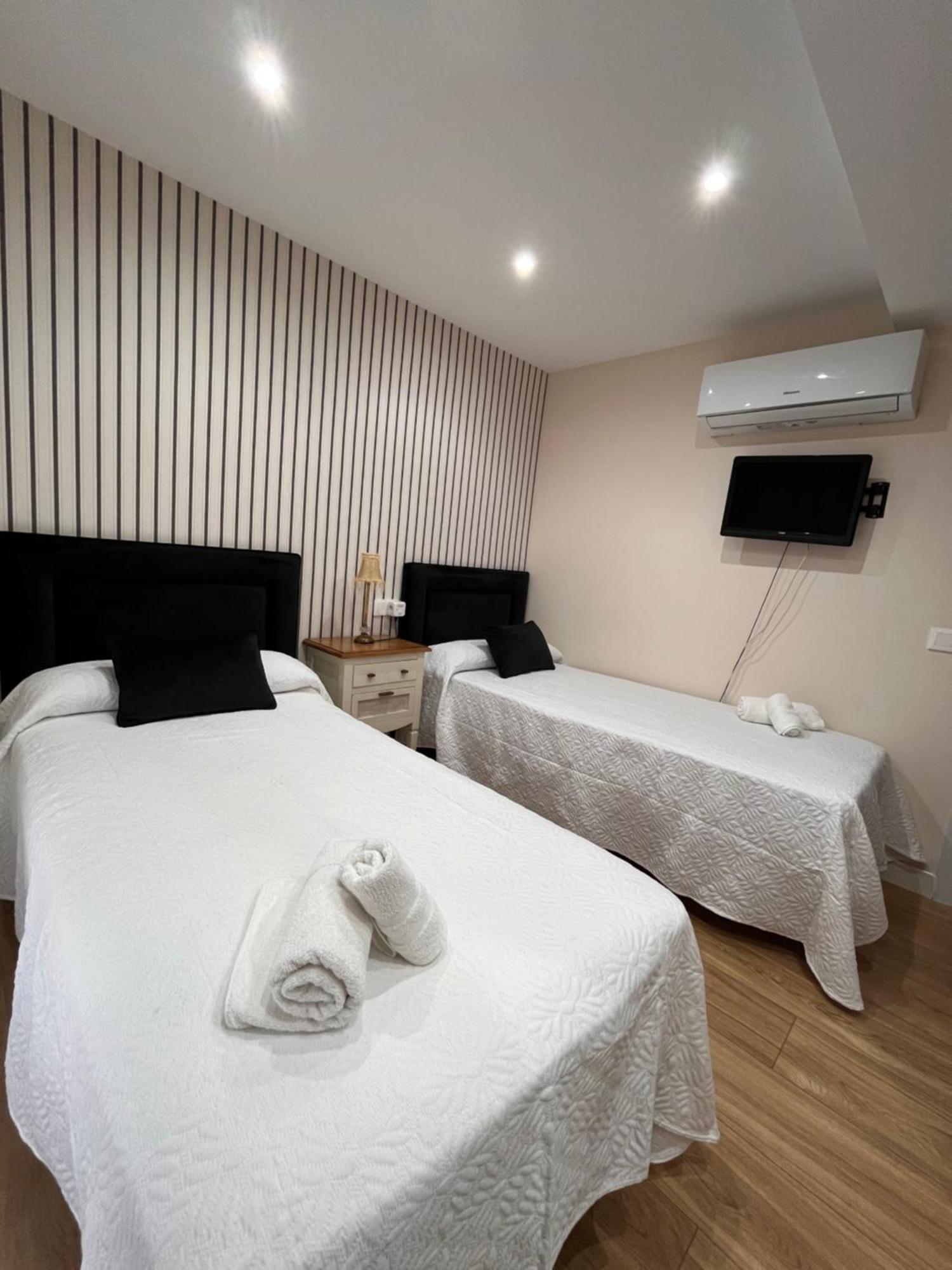 Apartamento Orilla De Triana Siviglia Esterno foto