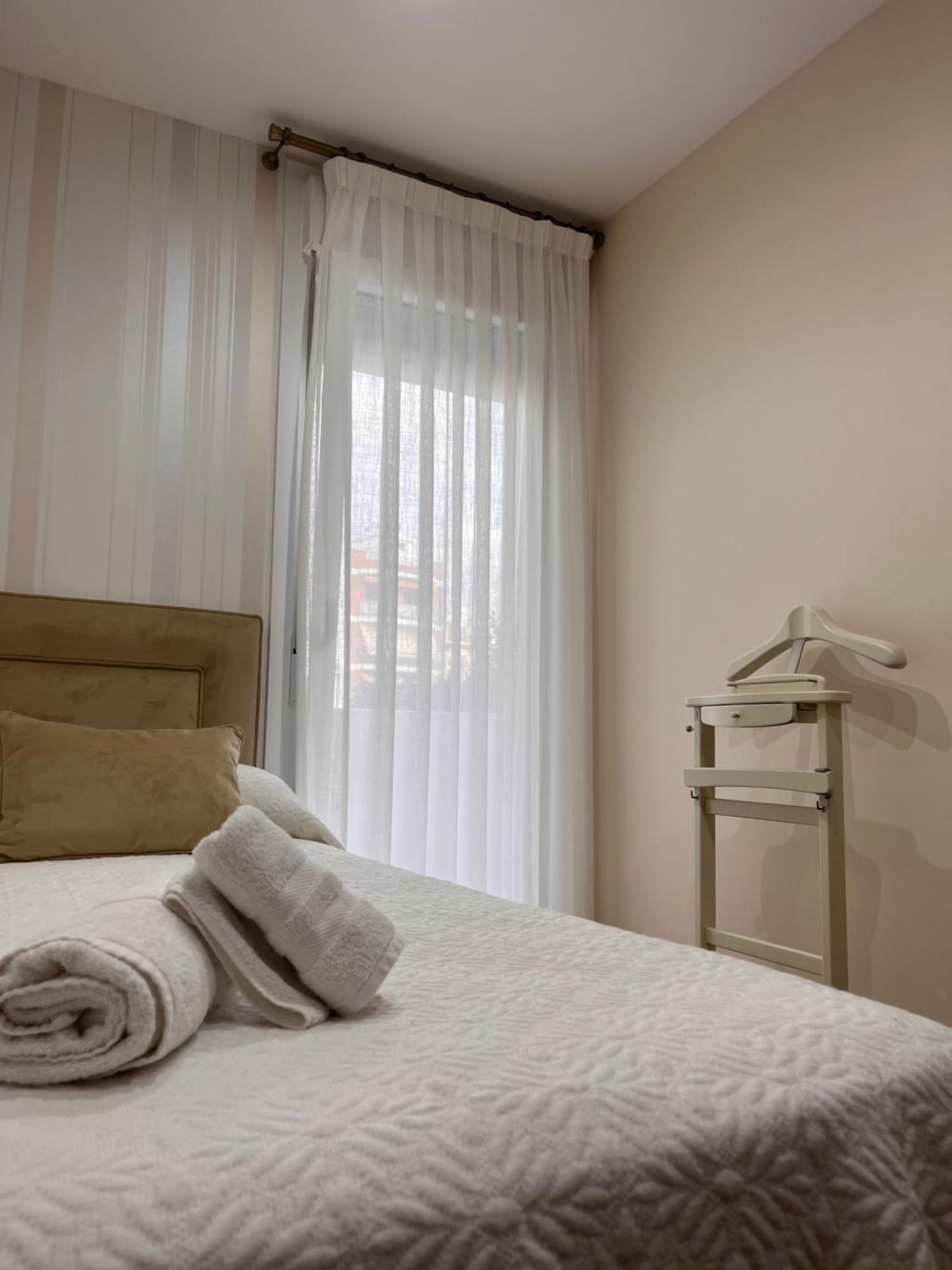 Apartamento Orilla De Triana Siviglia Esterno foto