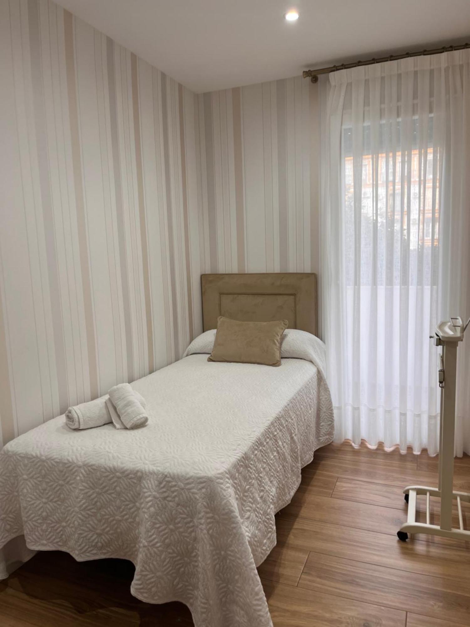 Apartamento Orilla De Triana Siviglia Esterno foto
